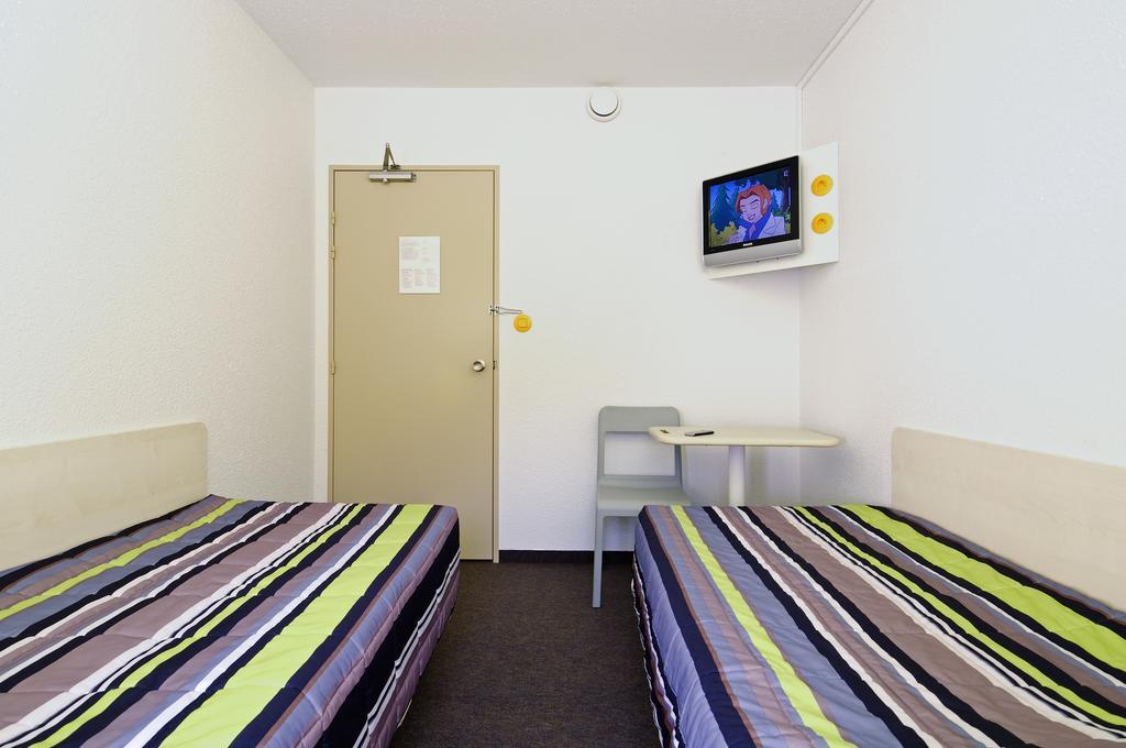 Enzo Hotel 1Er Prix Coudes Екстериор снимка