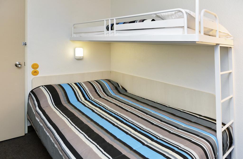 Enzo Hotel 1Er Prix Coudes Екстериор снимка
