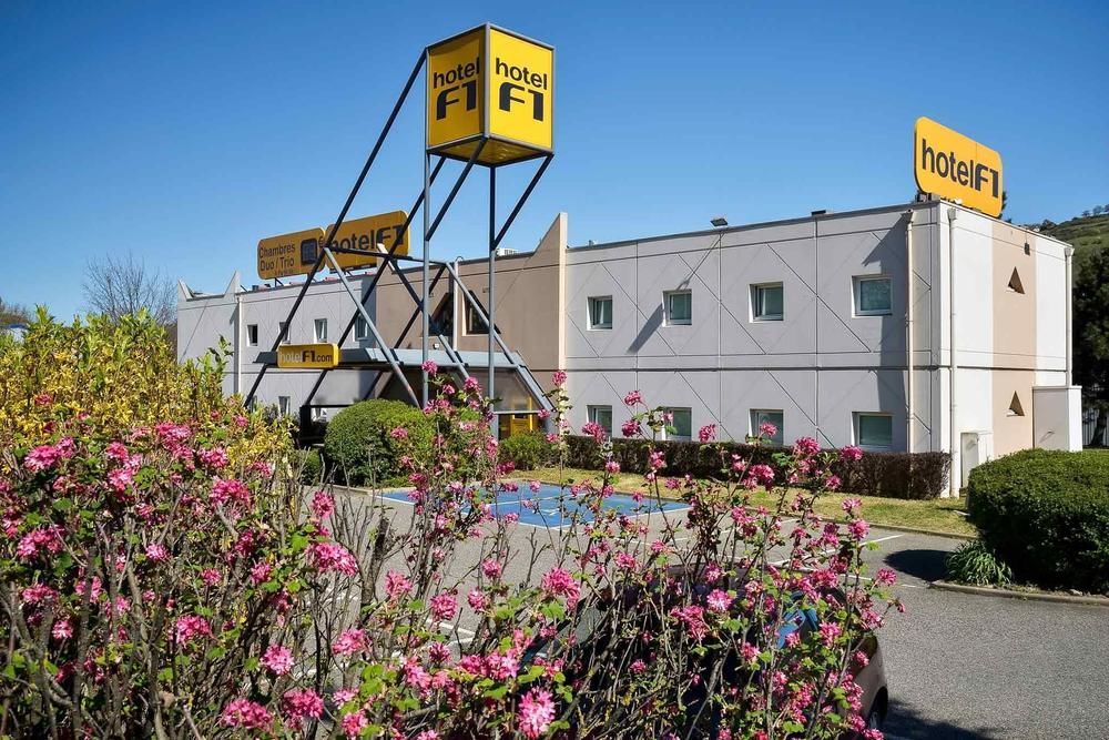 Enzo Hotel 1Er Prix Coudes Екстериор снимка